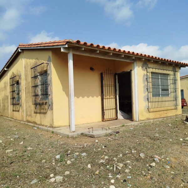 Casa en venta al Norte Las orquideas